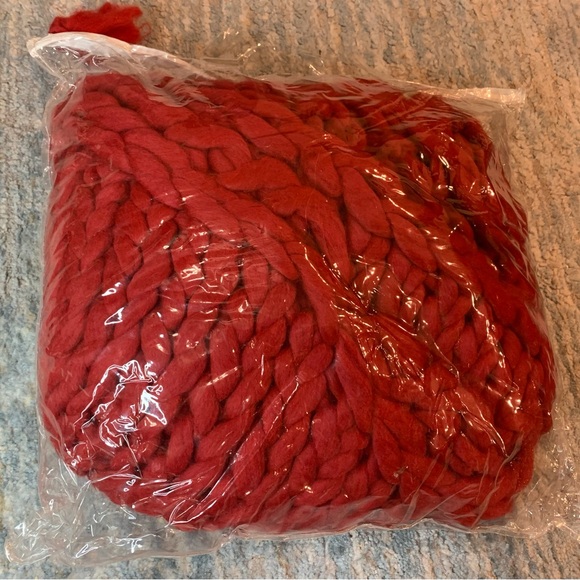 Holiday Time 48 Inch Red Chunky Knit Christmas Tree Skirt - Picture 2 of 7